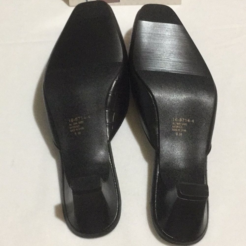 Chadwick’s Black Heel Mule Slip On - Picture 4 of 5